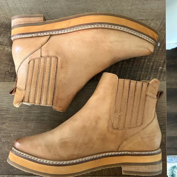 Roolee Prince Ankle Boots - Picture 2 of 8